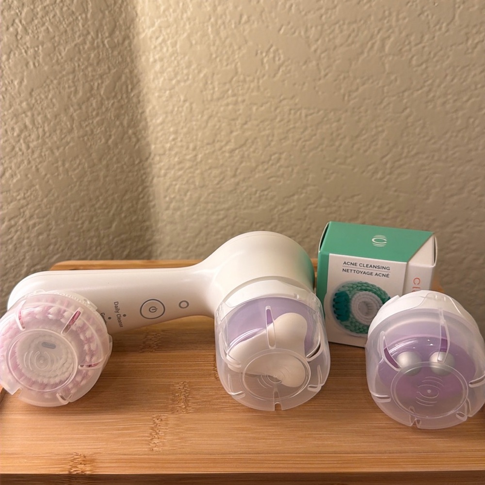 Clarisonic MIA Smart with attachments (3D face sculptor, eye massager, cleanser)